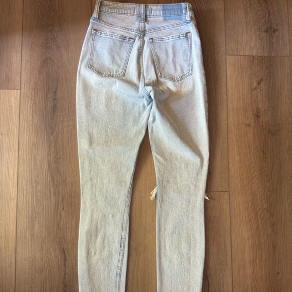 A&F Skinny High Rise Jeans - Picture 3 of 3